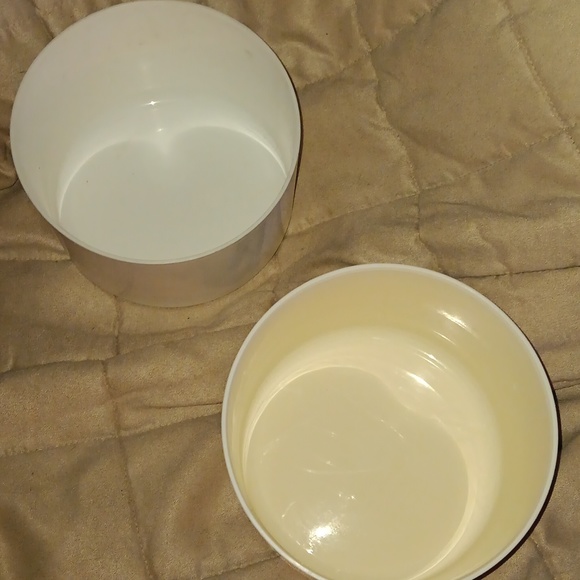 Tupperware containers - Picture 3 of 4